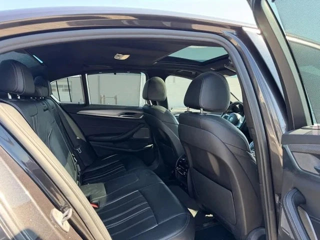 BMW 530 530i xDrive Sedan AWD | M Package | - автомобили, коли, обяви за нови и употребявани 15