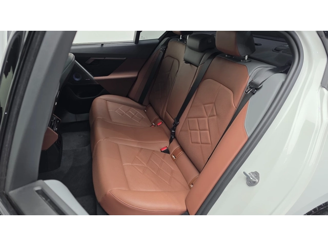BMW 530 530i xDrive M Sport - автомобили, коли, обяви за нови и употребявани 10