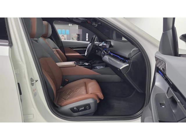 BMW 530 530i xDrive M Sport - автомобили, коли, обяви за нови и употребявани 11