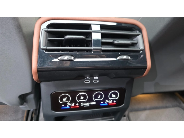 BMW 530 530i xDrive M Sport - автомобили, коли, обяви за нови и употребявани 15