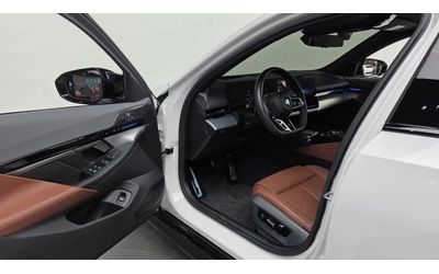 BMW 530 530i xDrive M Sport - автомобили, коли, обяви за нови и употребявани 9