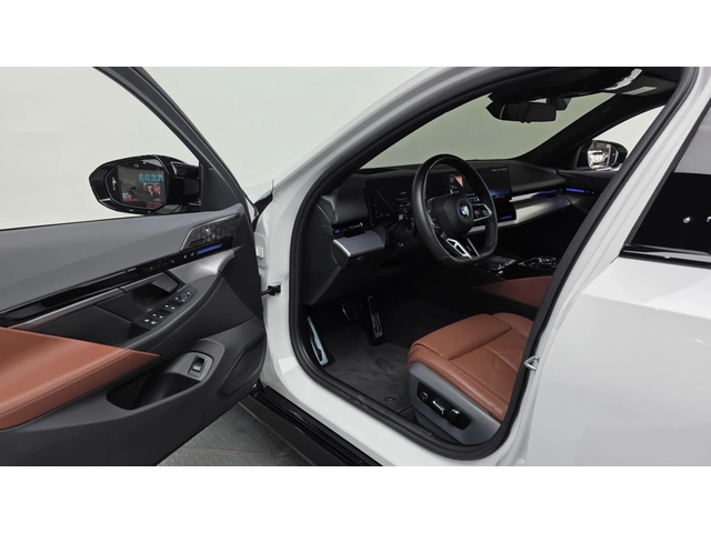 BMW 530 530i xDrive M Sport - автомобили, коли, обяви за нови и употребявани 9
