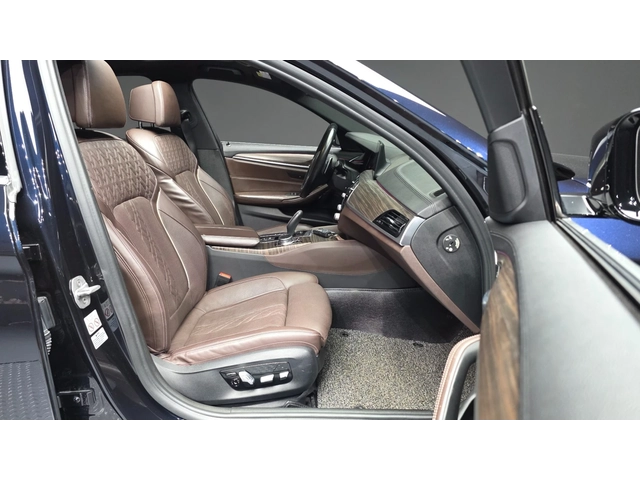 BMW 530 530i xDrive M Sport Plus - автомобили, коли, обяви за нови и употребявани 11