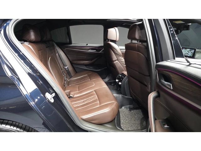 BMW 530 530i xDrive M Sport Plus - автомобили, коли, обяви за нови и употребявани 12