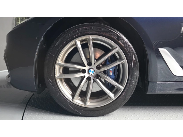 BMW 530 530i xDrive M Sport Plus - автомобили, коли, обяви за нови и употребявани 6