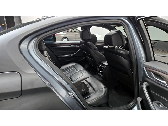 BMW 530 i xDrive M Sport Plus - автомобили, коли, обяви за нови и употребявани 10