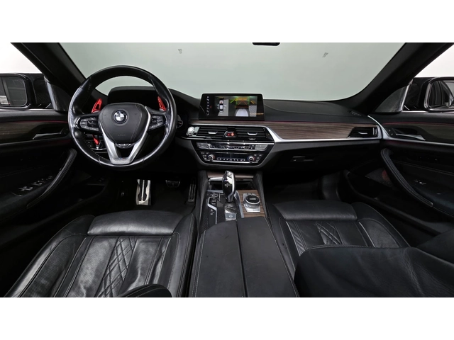 BMW 530 i xDrive M Sport Plus - автомобили, коли, обяви за нови и употребявани 6