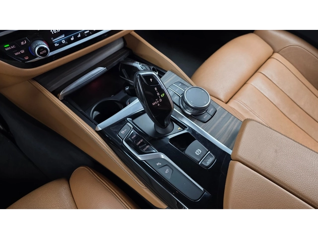 BMW 530 530i M Sport Plus | 360  Камера | HUD | Панорама - автомобили, коли, обяви за нови и употребявани 8