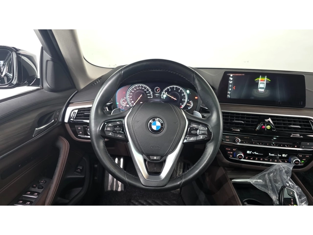 BMW 530 i xDrive Luxury Plus - автомобили, коли, обяви за нови и употребявани 12