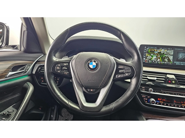 BMW 530 530i Luxury Plus | HUD | Adaptive Cruise | Memory - автомобили, коли, обяви за нови и употребявани 11