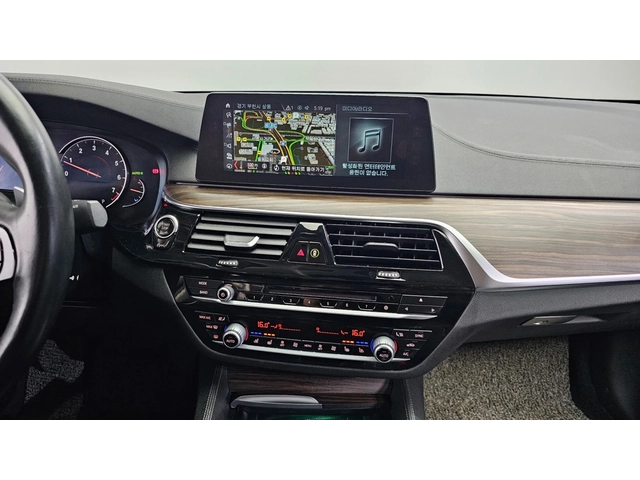 BMW 530 530i Luxury Plus | HUD | Adaptive Cruise | Memory - автомобили, коли, обяви за нови и употребявани 12