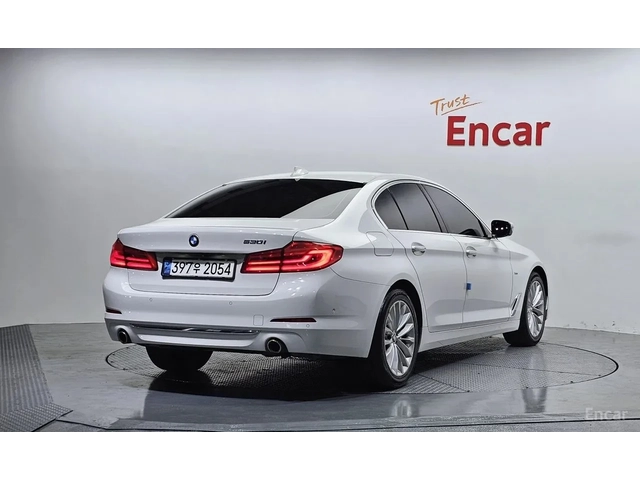 BMW 530 530i Luxury Plus | HUD | Adaptive Cruise | Memory - автомобили, коли, обяви за нови и употребявани 1