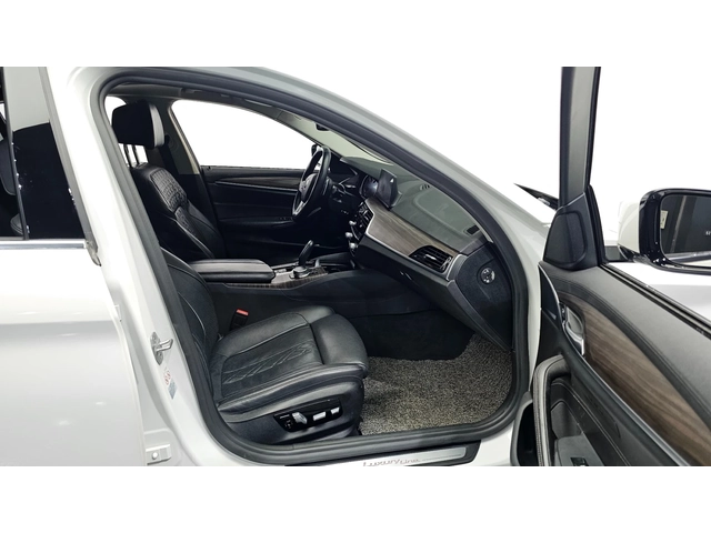 BMW 530 530i Luxury Plus | HUD | Adaptive Cruise | Memory - автомобили, коли, обяви за нови и употребявани 9