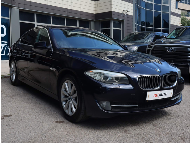 BMW 530 D/Sport/PDC/Xenon/Leader - автомобили, коли, обяви за нови и употребявани 2
