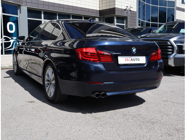 BMW 530 D/Sport/PDC/Xenon/Leader - автомобили, коли, обяви за нови и употребявани 3