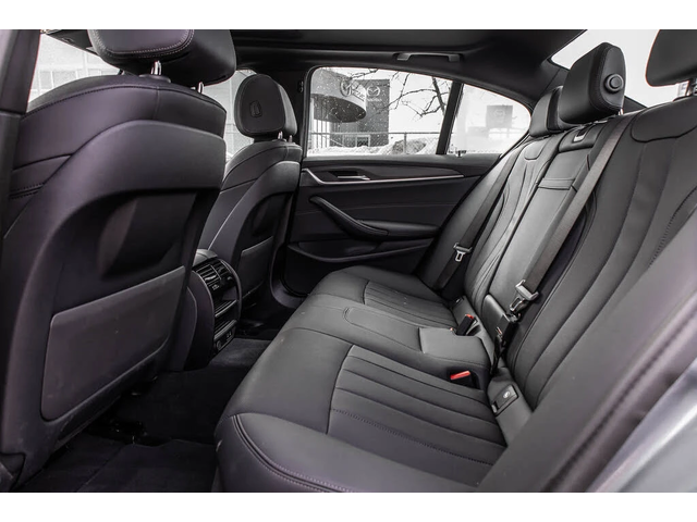 BMW 530E I * M-Package* * HeadUp* AвтоКредит* (ЦЕНА ДО БГ) - автомобили, коли, обяви за нови и употребявани 16