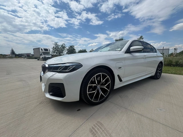BMW 530E В ГАРАНЦИЯ ДО 06.2027 С КАСКО - автомобили, коли, обяви за нови и употребявани 4