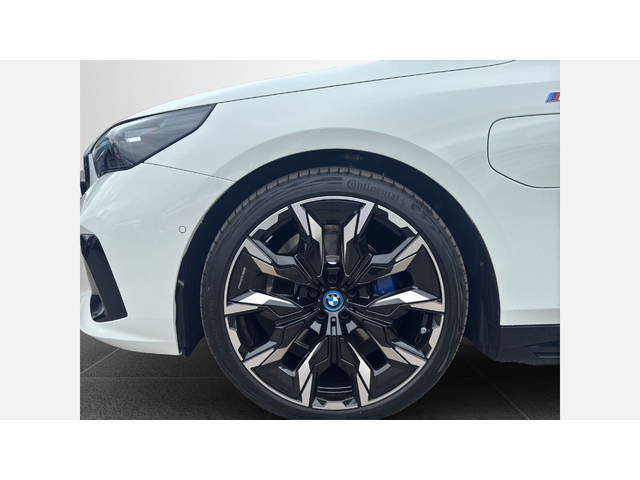 BMW 530e xDrive Sedan - автомобили, коли, обяви за нови и употребявани 4
