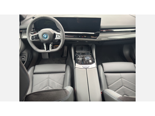 BMW 530e xDrive Sedan - автомобили, коли, обяви за нови и употребявани 6