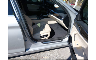 bmw-530i-2-0l-i-4-di-dohc-vvt-turbo-248hp-rear-wheel-drive - 4