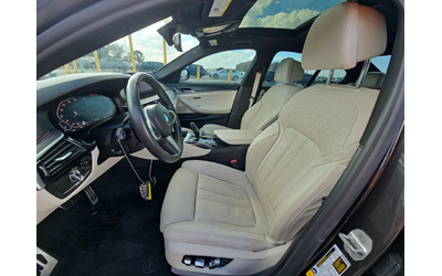 BMW 540 FACELIFT* LASER* M-PACK* 360* DISTRO* M-ОКАЧВАНЕ* - автомобили, коли, обяви за нови и употребявани 9