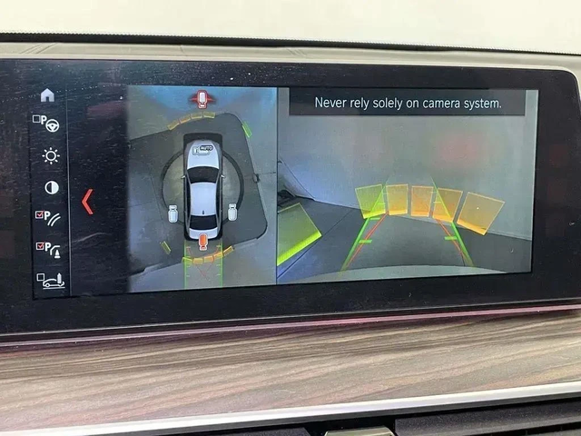 BMW 540 M-pkg* Shadow line* Soft-Close* Massage* Distronic - автомобили, коли, обяви за нови и употребявани 8