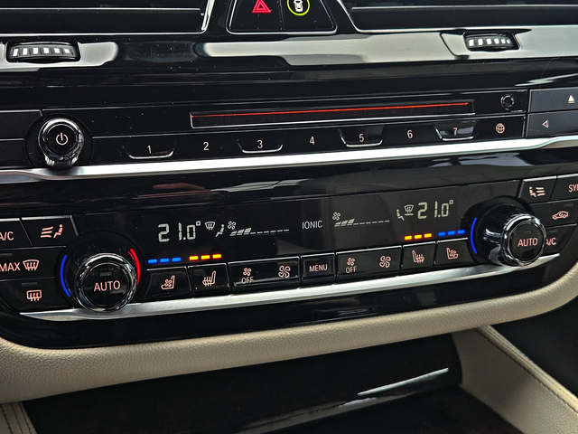 BMW 540 ! XD/LUXURY/LED/DIGITAL/DISTR/HUD/BOWERS/ОБДУХ/ЛИЗ - автомобили, коли, обяви за нови и употребявани 10