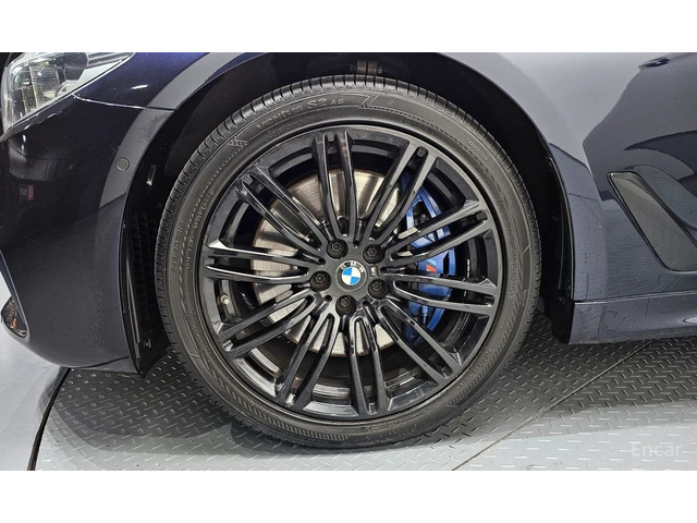 BMW 540 * xDrive* M-Sport PLUS* FULL* - автомобили, коли, обяви за нови и употребявани 4