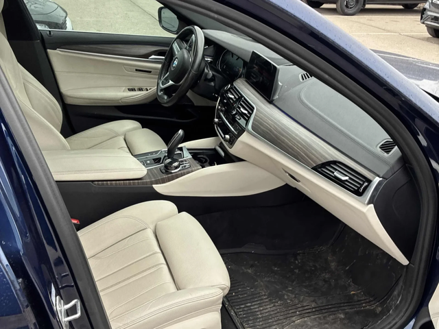 BMW 540 M* SPORT* XDRIVE* HARMON* KARDON* 360КАМЕРА* LANE* - автомобили, коли, обяви за нови и употребявани 8