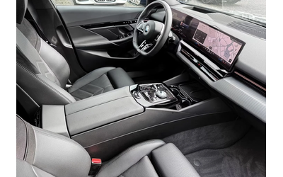 BMW 540 xDrive M Sport Pano 4 Zonen H&K - автомобили, коли, обяви за нови и употребявани 8