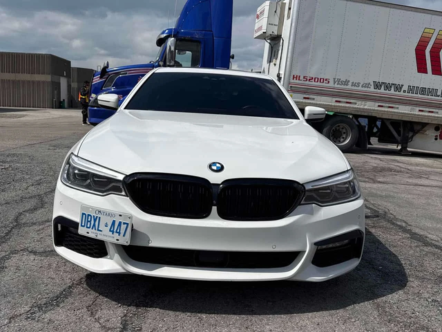 BMW 540 * МАСАЖИ* ДИСТРОНИК* ВАКУМ* 360 КАМЕРА* ОБДУХВАНЕ* - автомобили, коли, обяви за нови и употребявани 1