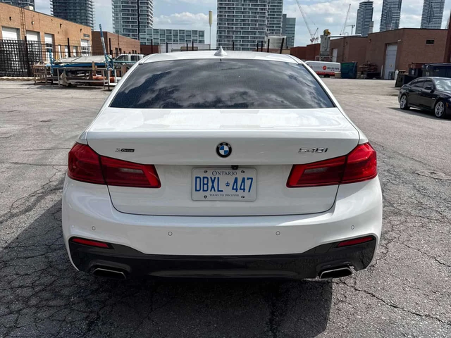 BMW 540 * МАСАЖИ* ДИСТРОНИК* ВАКУМ* 360 КАМЕРА* ОБДУХВАНЕ* - автомобили, коли, обяви за нови и употребявани 4