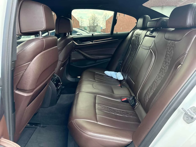 BMW 540 * МАСАЖИ* ДИСТРОНИК* ВАКУМ* 360 КАМЕРА* ОБДУХВАНЕ* - автомобили, коли, обяви за нови и употребявани 8