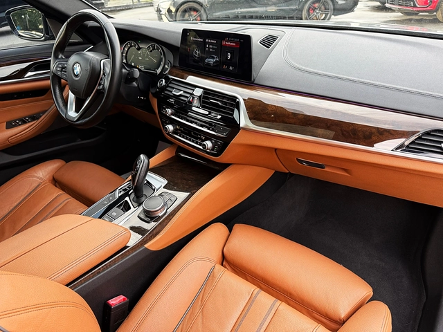 BMW 540 M PERFORMANS-4x4-Head Up-Harman Kardon-360Kameri-! - автомобили, коли, обяви за нови и употребявани 12