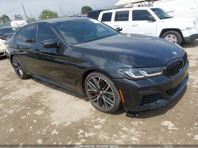 BMW 540 MPACK* AMBIENT* HEADUP* HARMAN* HUD - автомобили, коли, обяви за нови и употребявани 0