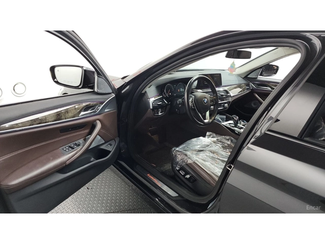 BMW 540 M* ОБДУХВАНЕ* ПОДГРЕВ* ДИСТРОНИК* 360 КАМЕРА* - автомобили, коли, обяви за нови и употребявани 8