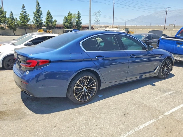BMW 540 ПОДГРЕВ* ОБДУХВАНЕ* HARMAN* KARDON* 360* HUD* - автомобили, коли, обяви за нови и употребявани 4