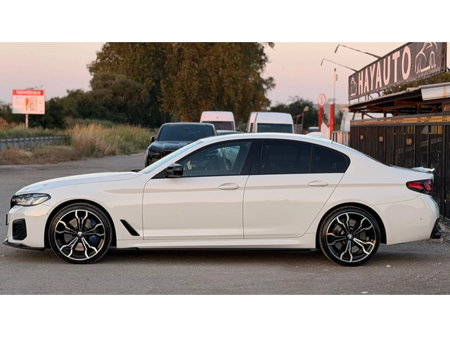 BMW 540 i= xDrive= B58= M-performance= HUD= Keyless Go= - автомобили, коли, обяви за нови и употребявани 7
