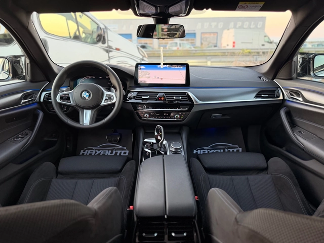 BMW 540 i= xDrive= B58= M-performance= HUD= Keyless Go= - автомобили, коли, обяви за нови и употребявани 9