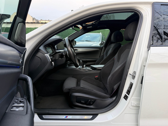 BMW 540d Xdrive 320hp Mpack Harman/Kardon ТОП - автомобили, коли, обяви за нови и употребявани 11
