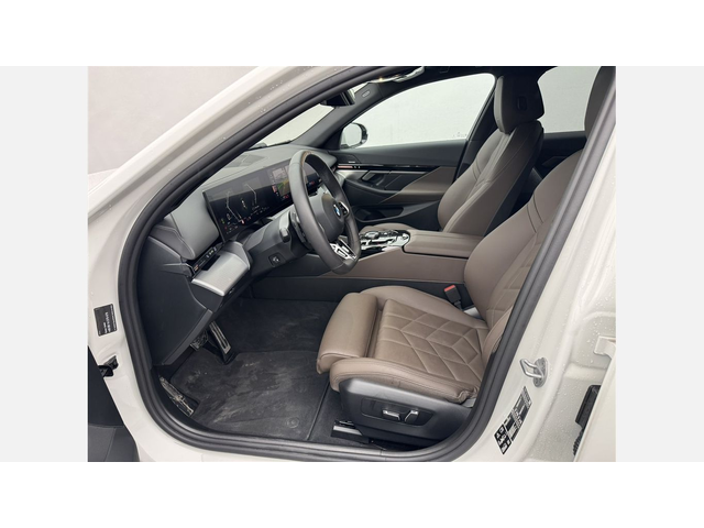 BMW 540d xDrive Туринг - автомобили, коли, обяви за нови и употребявани 7