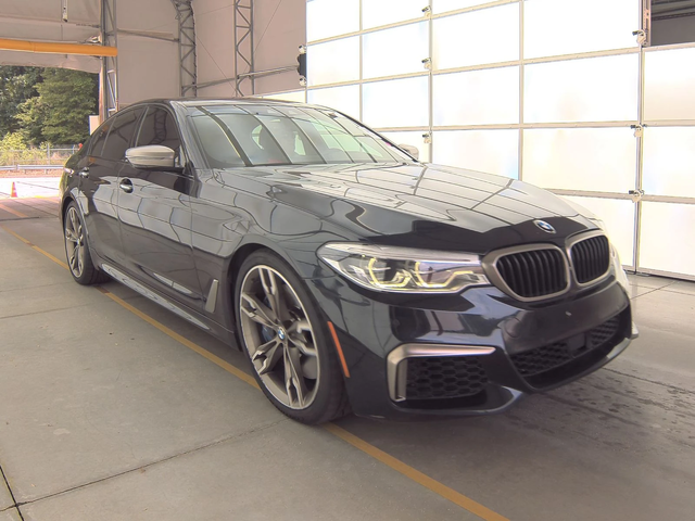 BMW 550 M550* МАСАЖ* 360* HEADUP* HARMAN* DISTRONIK* ОБДУХ - автомобили, коли, обяви за нови и употребявани 2