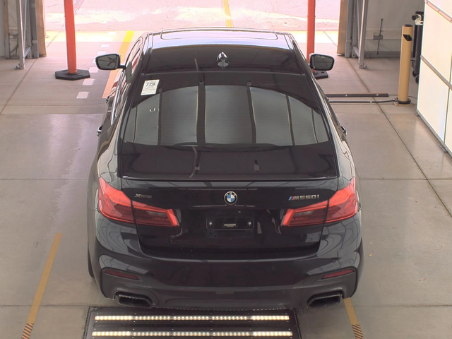 BMW 550 M550* МАСАЖ* 360* HEADUP* HARMAN* DISTRONIK* ОБДУХ - автомобили, коли, обяви за нови и употребявани 3