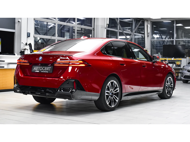 BMW 550 e xDrive M Sport Pro PHEV Steptronic - автомобили, коли, обяви за нови и употребявани 5