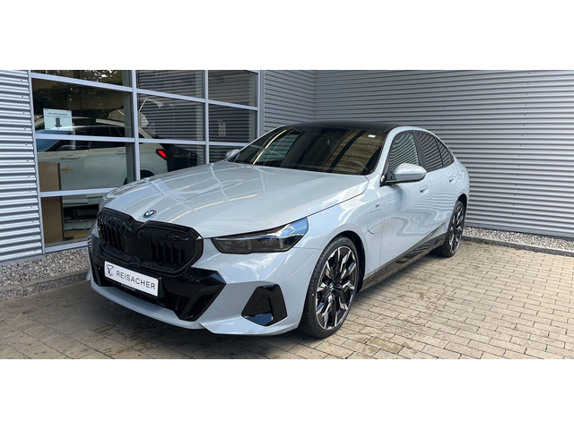 BMW 550 550e M-Sport - автомобили, коли, обяви за нови и употребявани 0