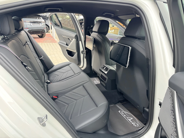 BMW 550 E#M PERFORMANCE PACK#NAPPA#ОБДУХВАНЕ#H&K#ГАРАНЦИЯ - автомобили, коли, обяви за нови и употребявани 11