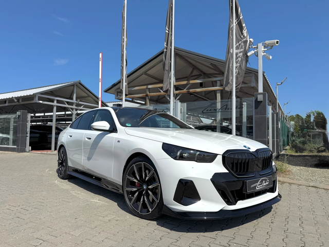 BMW 550 E#M PERFORMANCE PACK#NAPPA#ОБДУХВАНЕ#H&K#ГАРАНЦИЯ - автомобили, коли, обяви за нови и употребявани 1