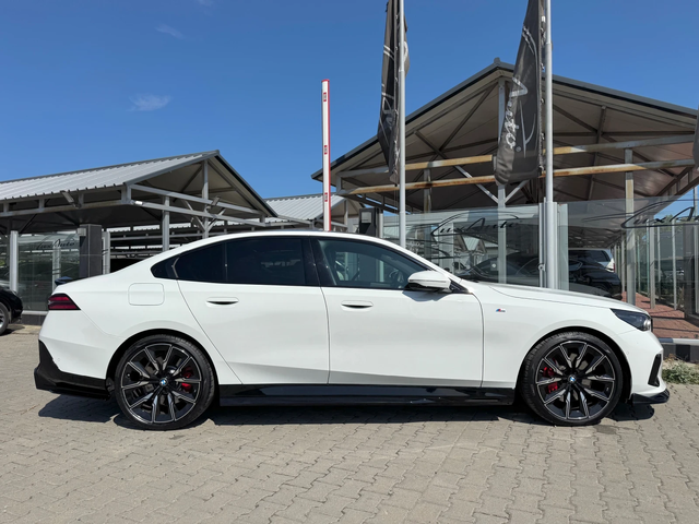 BMW 550 E#M PERFORMANCE PACK#NAPPA#ОБДУХВАНЕ#H&K#ГАРАНЦИЯ - автомобили, коли, обяви за нови и употребявани 5