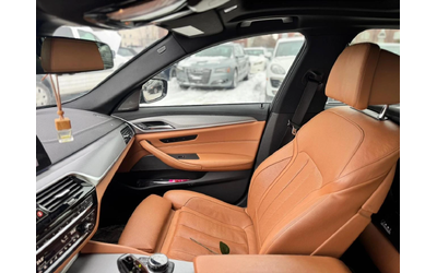 BMW 550 M* HARMAN* PERFORMANCE* HEAD-UP* PANO* 360* - автомобили, коли, обяви за нови и употребявани 12