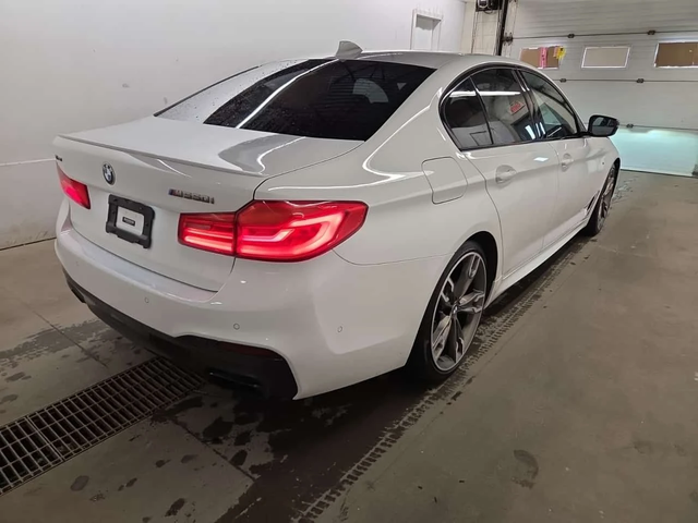BMW 550 | M550I XDRIVE | 360 | harman kardon | обдухване - автомобили, коли, обяви за нови и употребявани 2